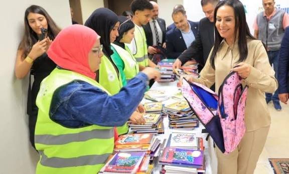 وزيرة التضامن تشارك في تجهيز المستلزمات المدرسية ضمن مبادرة «بكرة المدرسة»