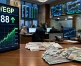 سعر الدولار يقترب من 53 جنيهًا.. خبراء يكشفون أسباب ارتفاعه أمام الجنيه…